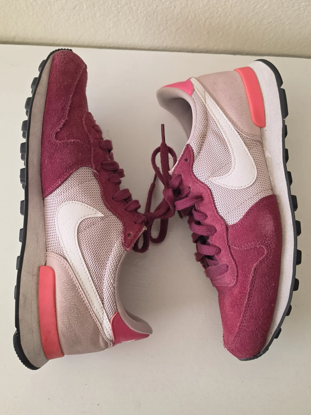 Nike Women’s Pink Suede Internationilist Sneakers
